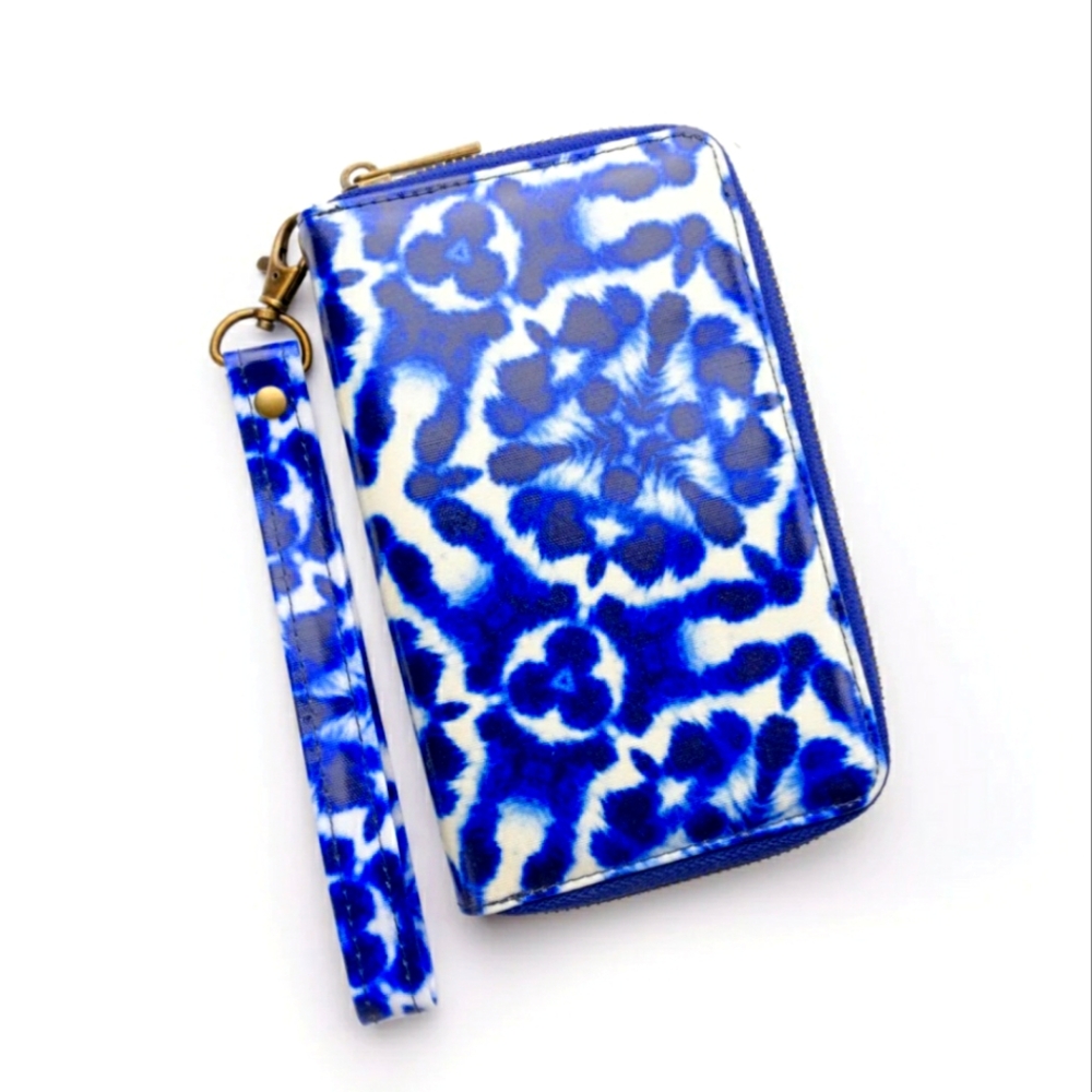 WANDERWALLETS brand Wristlet NWT  mint condition
